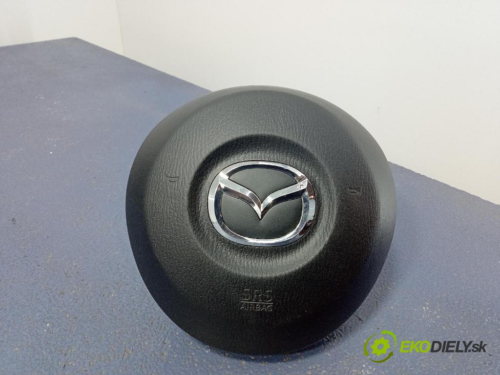 Mazda 3 2014 kokpit,pristrojová doska