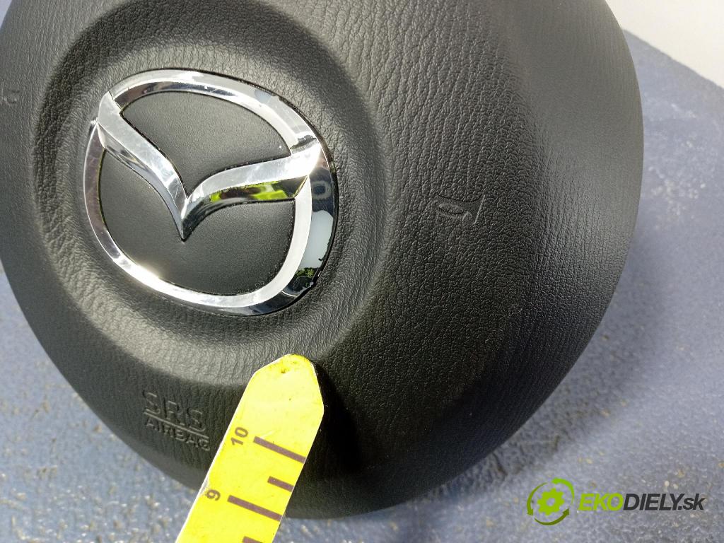 Mazda 3 2014 kokpit,pristrojová doska