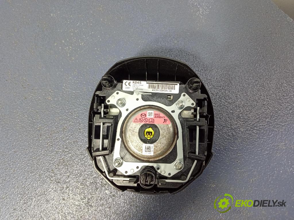 Mazda 3 2014 kokpit,pristrojová doska