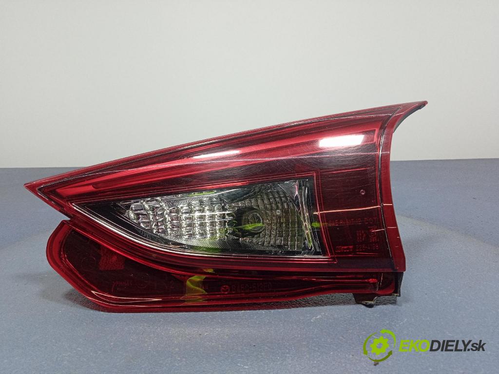 Mazda 3 2014 svetlo / reflektor zad Prava: Vnútri: B45C-513F0