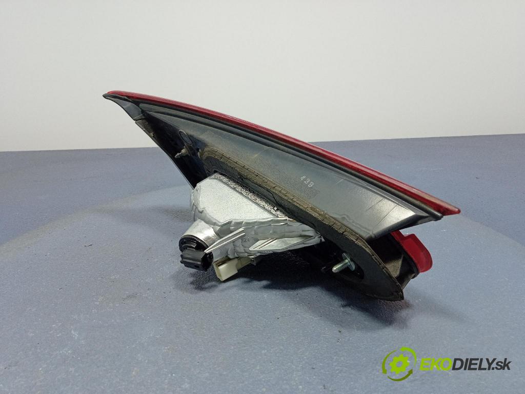 Mazda 3 2014 svetlo / reflektor zad Prava: Vnútri: B45C-513F0