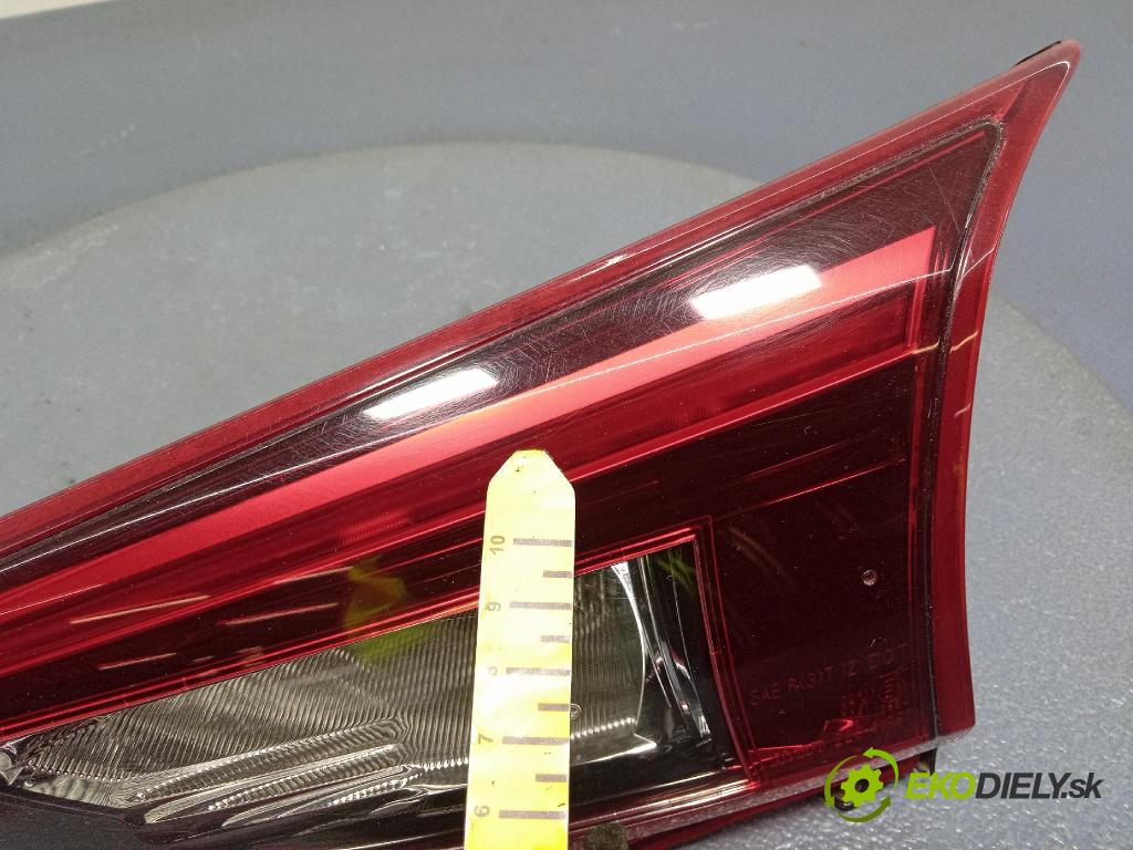 Mazda 3 2014 svetlo / reflektor zad Prava: Vnútri: B45C-513F0
