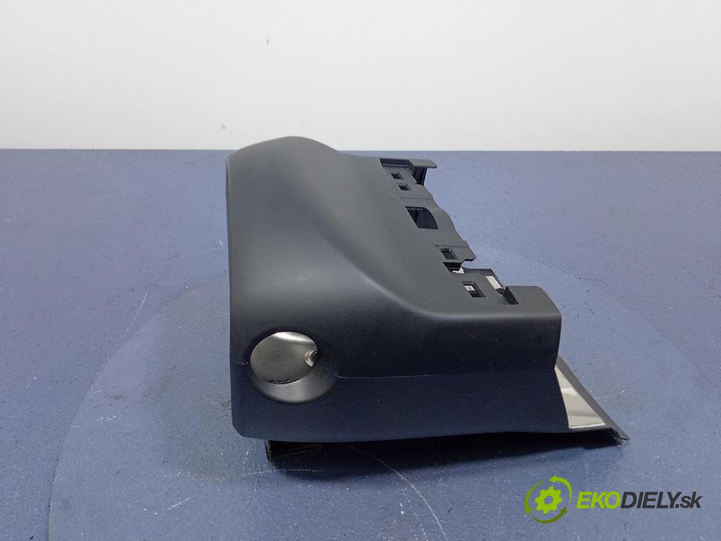 Mazda 3 2014 kryt Plast: Interiéry: KD45-60221