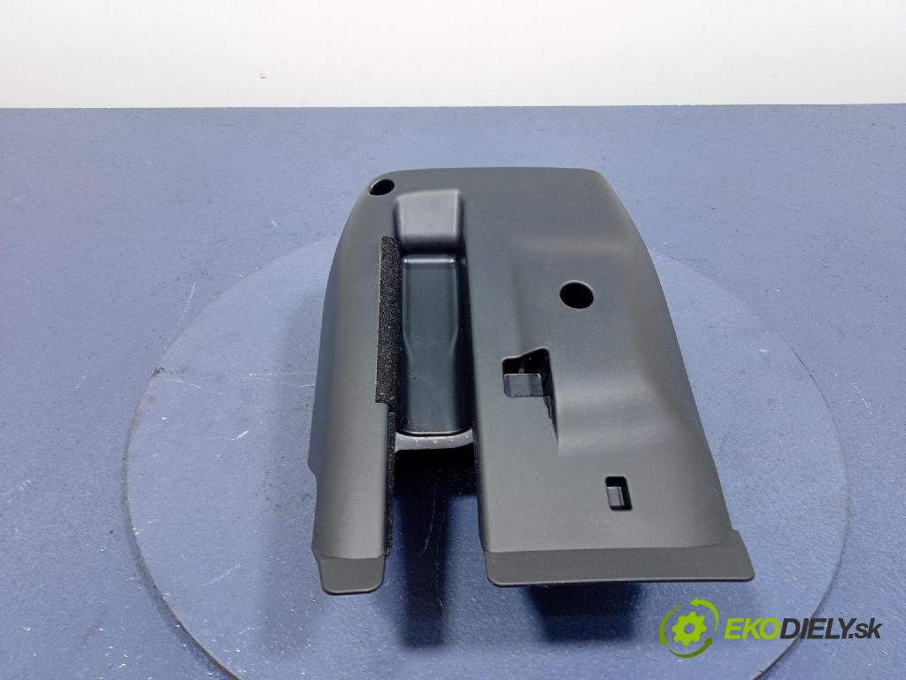 Mazda 3 2014 kryt Plast: Interiéry: KD45-60221