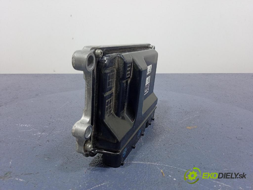 Mazda 3 2014 riadiaca jednotka Motor: P51J18881A