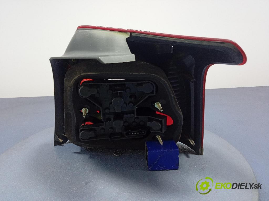 Toyota Avensis 2006 svetlo / reflektor zad ľavá Vonkajsia: