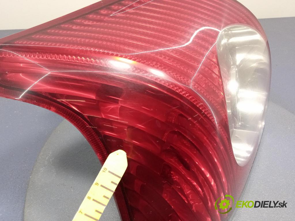 Toyota Avensis 2006 svetlo / reflektor zad ľavá Vonkajsia: