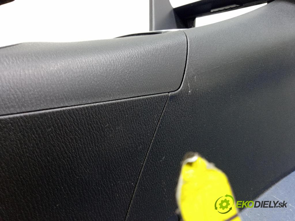Mazda 3 2014 tunel Stredný: