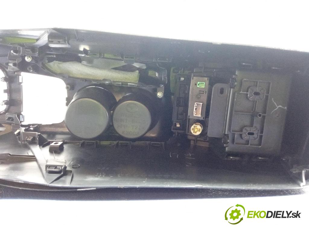 Mazda 3 2014 tunel Stredný: 