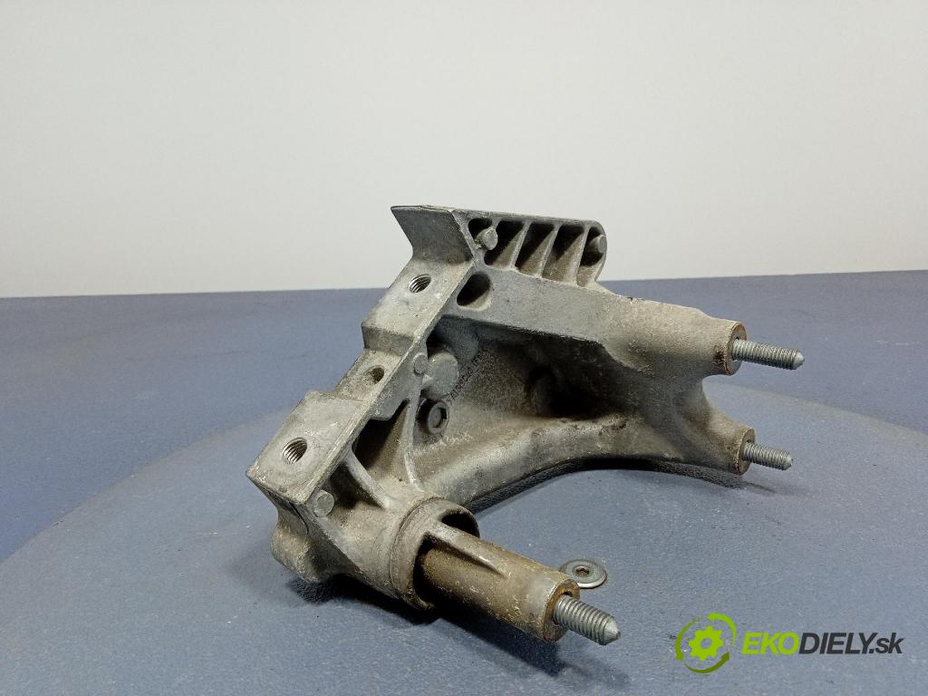 Vw Jetta 0 Vankúš/: držiak Motor: 04L199207