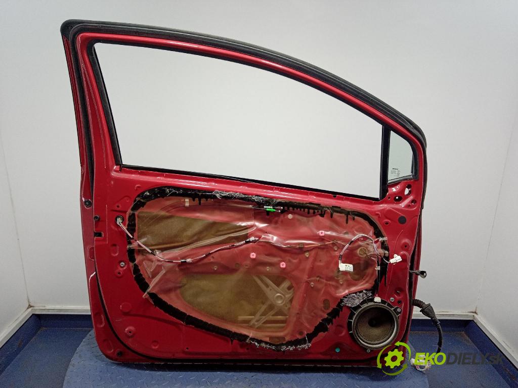 Toyota Yaris 2008 dvere Predné Vľavo: