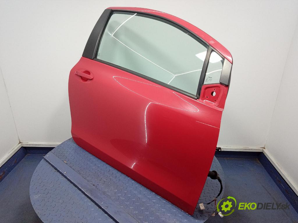 Toyota Yaris 2008 dvere Predné pravé