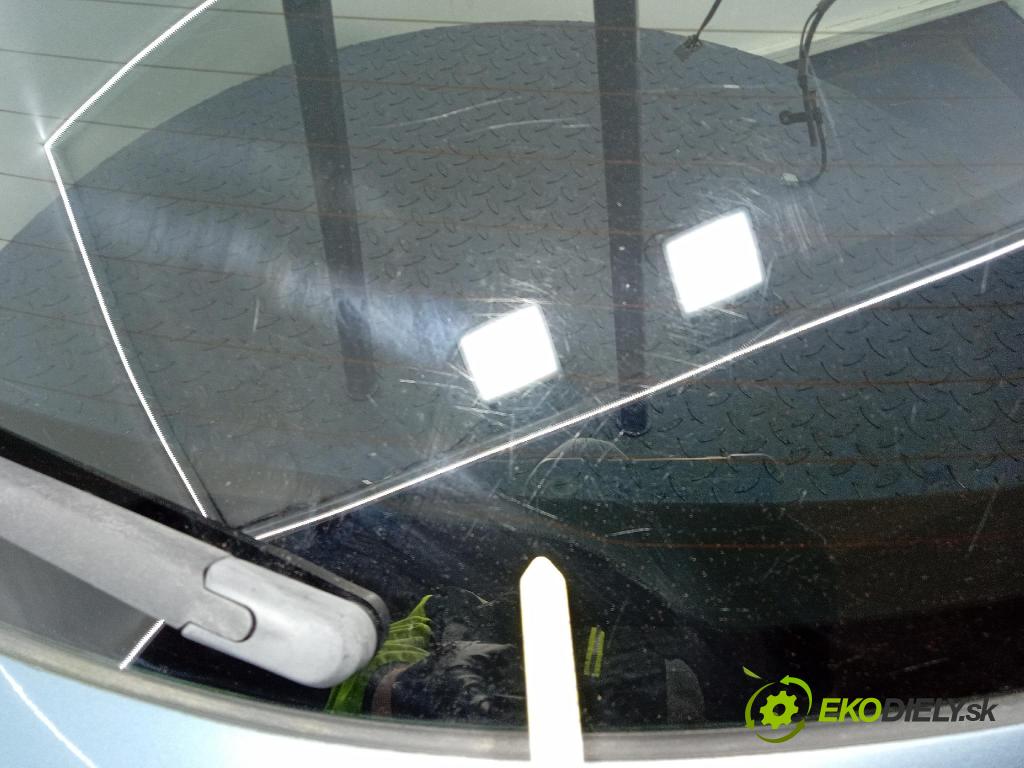 Mazda 3 2014 zadna dveře kufra: kufra: