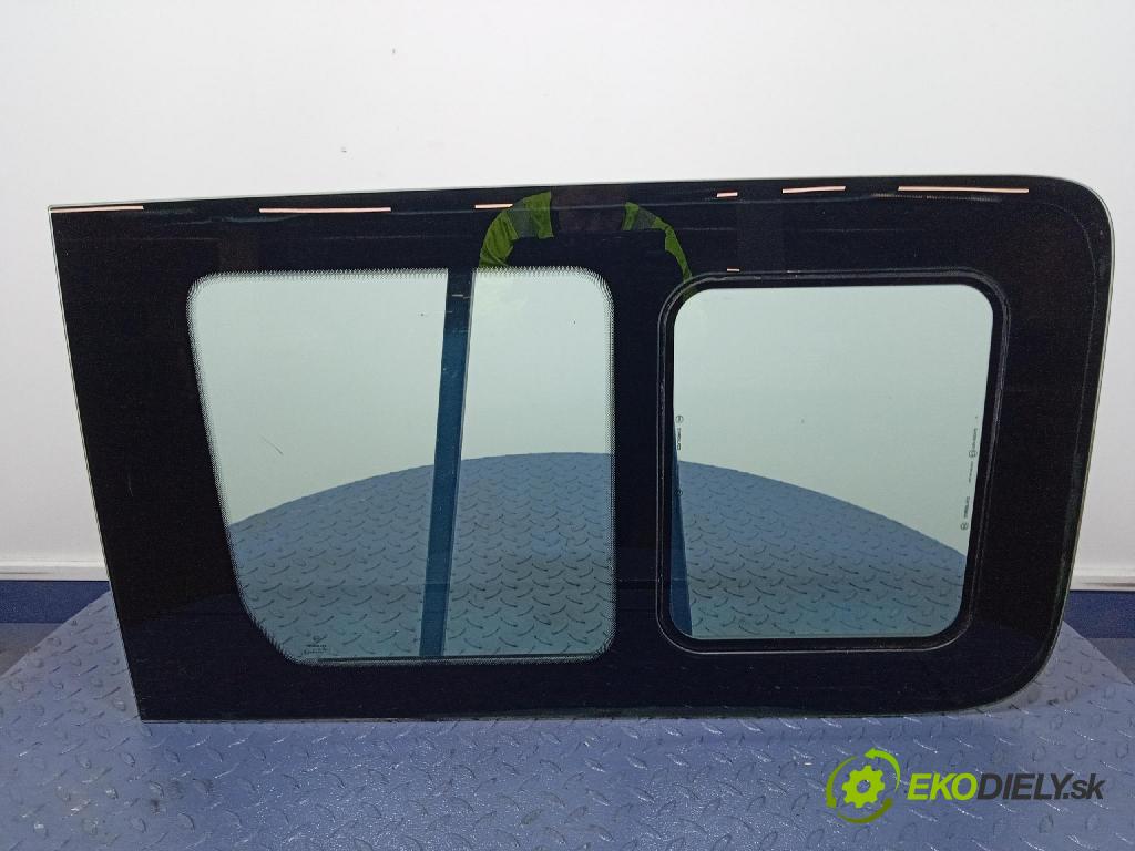 Citroen Jumpy 2007 sklo dvere zad Prava: