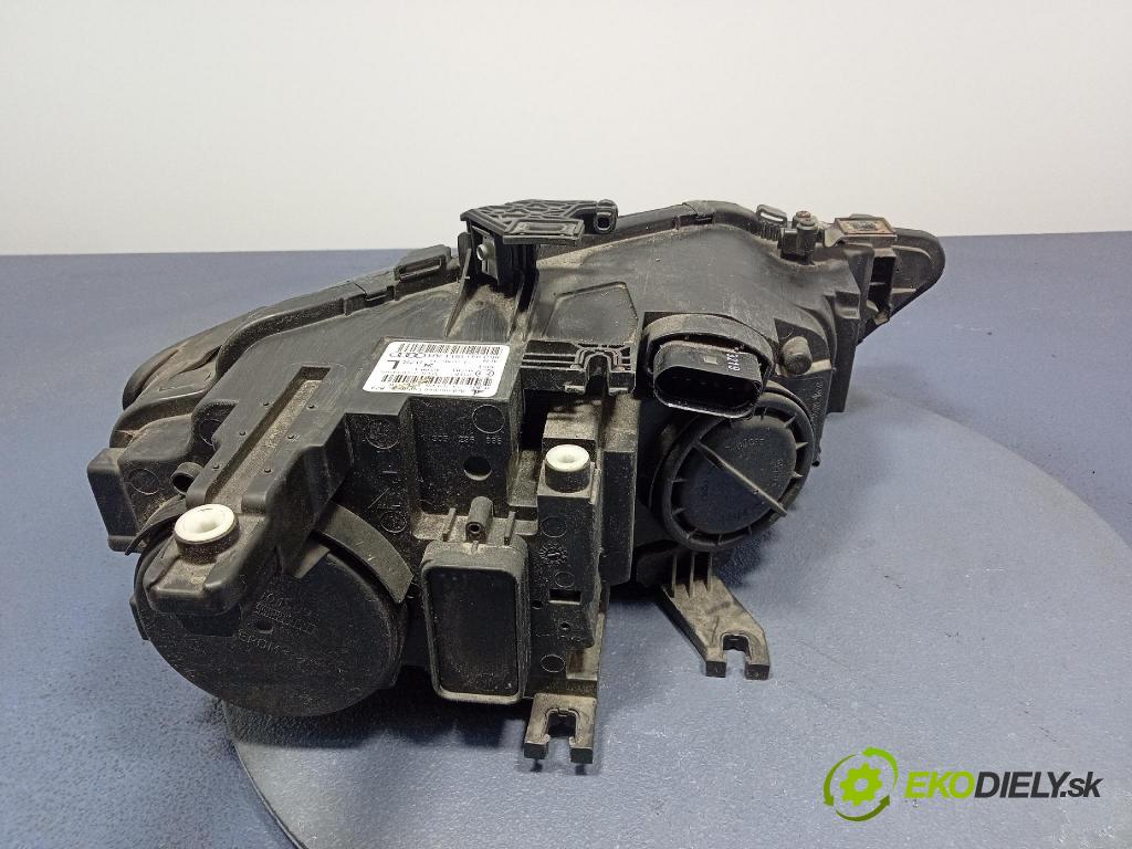 Audi A4 0 Reflektor: Vľavo: 8K0941003AB
