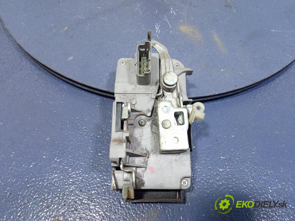 Peugeot 807 2009 zámok dvere Predné Vľavo: 