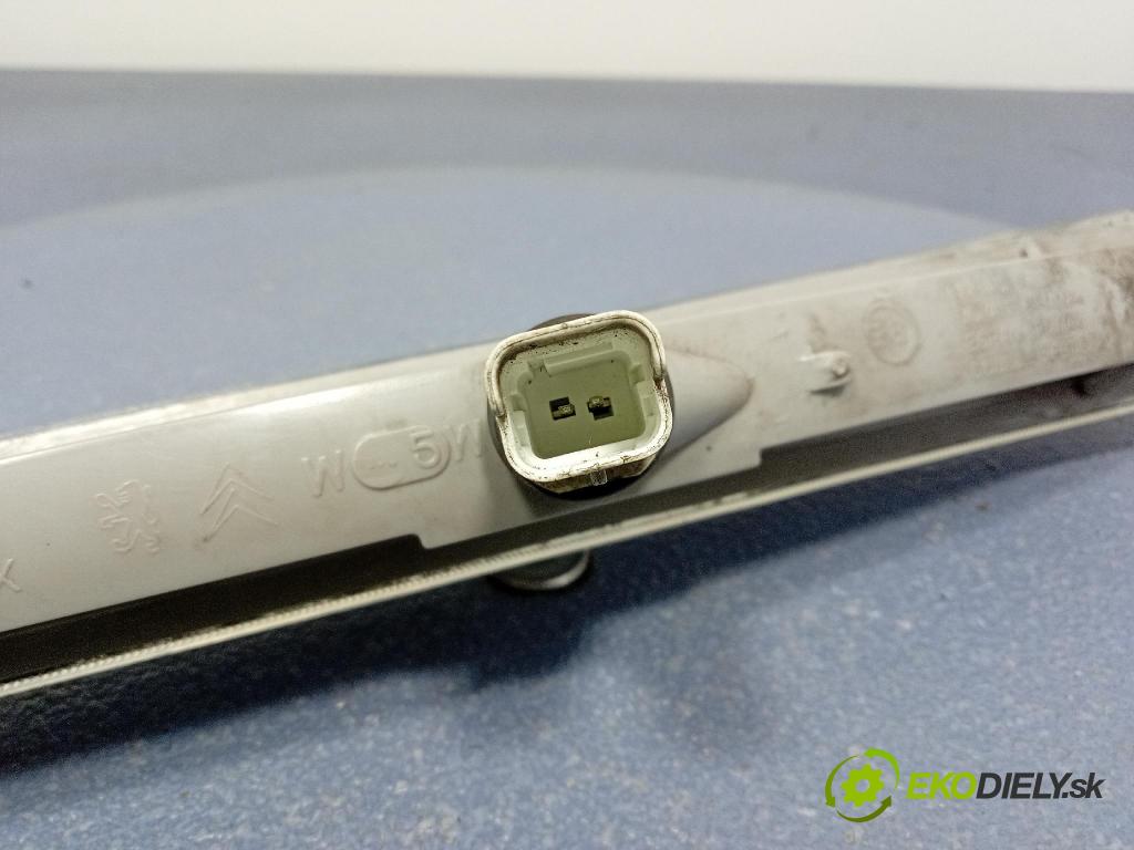 Peugeot 807 2009 Smer: Predné v pravo: 01