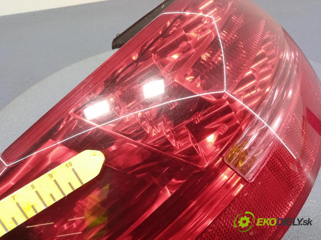 Audi A6 2005 svetlo / reflektor zad ľavá Vonkajsia: 89037044