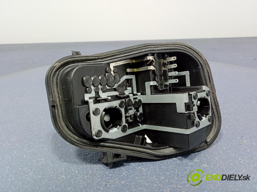 Audi A6 2005 svetlo / reflektor zad Prava: Vonkajsia: 89037056