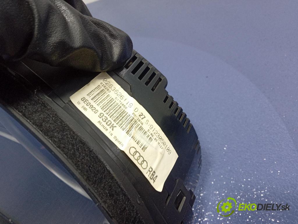 Audi A4 2002 prístrojovka/ budíky 8E0920930K