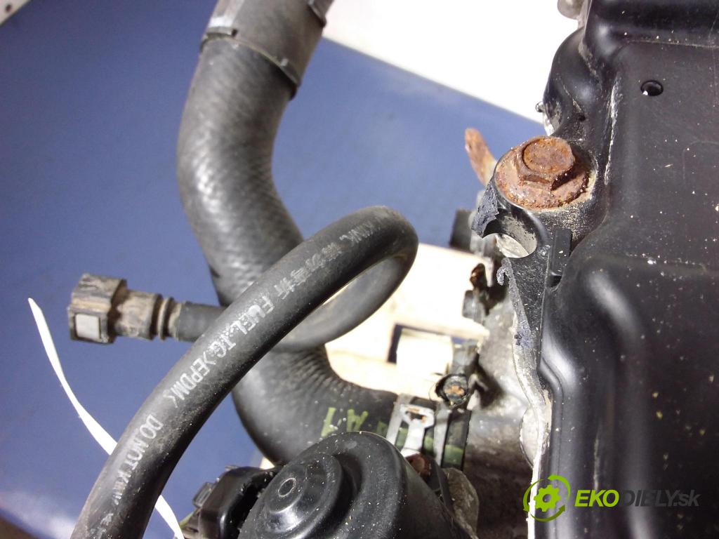 Toyota Yaris 2011 motor Benzín: R1N-P12