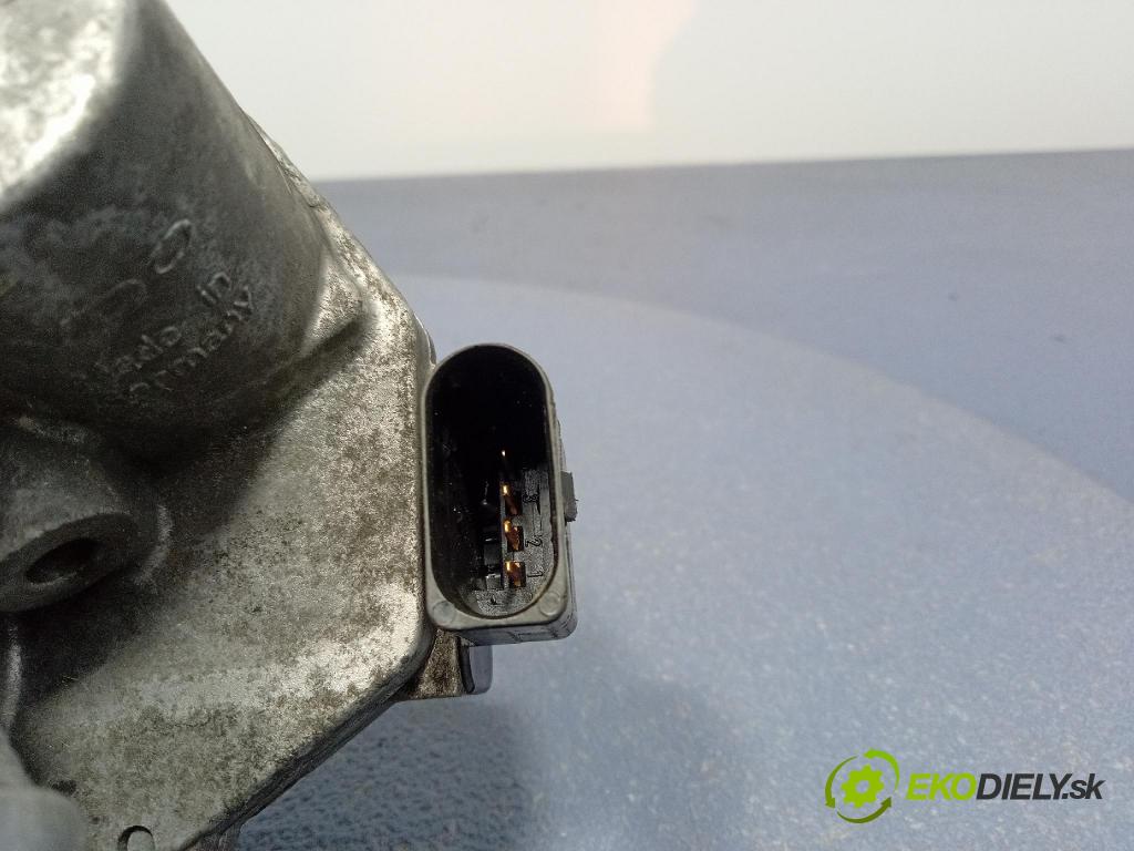 Audi A6 2005 klapka 4E0145950F
