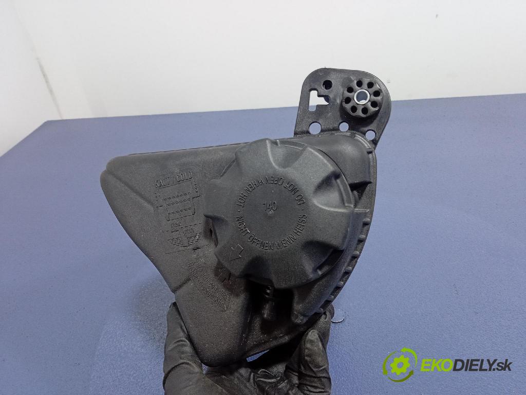 Bmw Seria 5 2013 nádržka Kompenzačné: 7137601