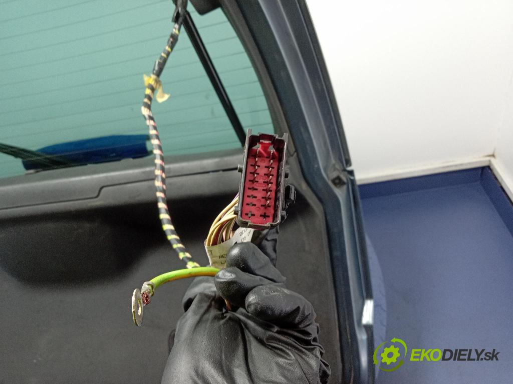 Citroen C4 picasso 2007 zadna dveře kufra: kufra: