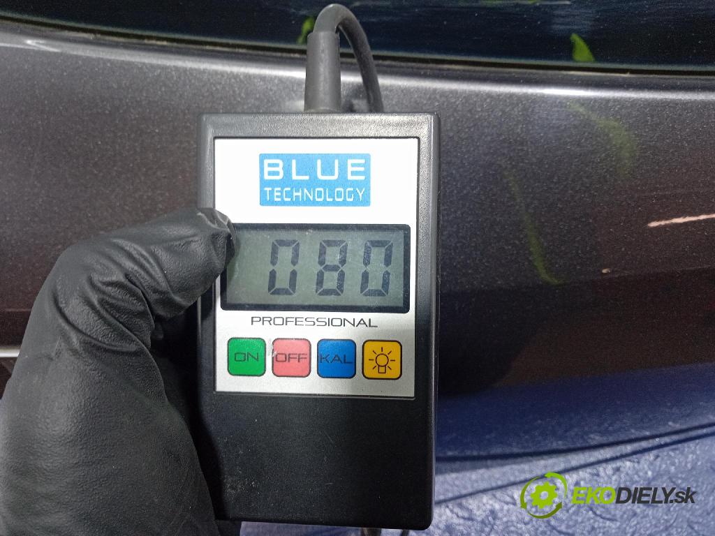 Toyota Yaris 2011 zadna dveře kufra: kufra: