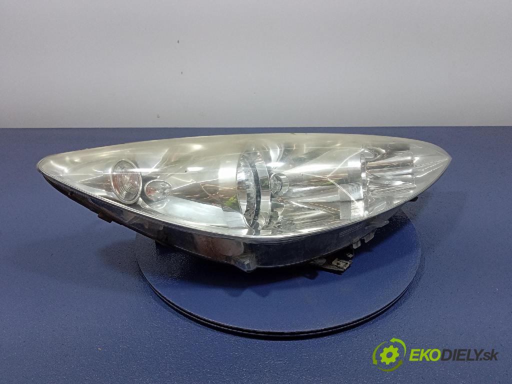 Peugeot 308 2007 Reflektor: v pravo: 9656162480