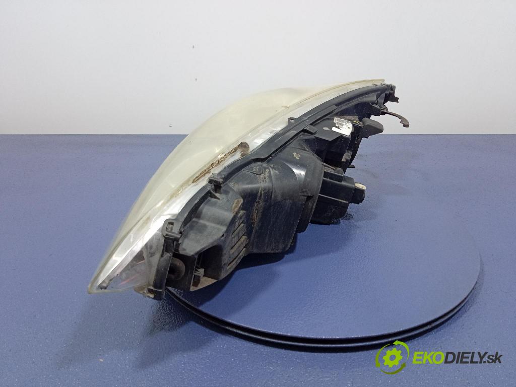 Peugeot 308 2007 Reflektor: v pravo: 9656162480