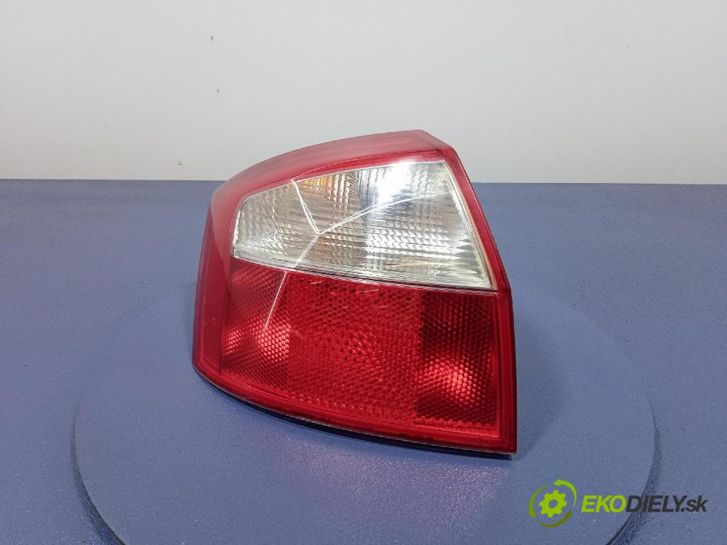 Audi A4 2002 svetlo / reflektor zad ľavá Vonkajsia: 153929