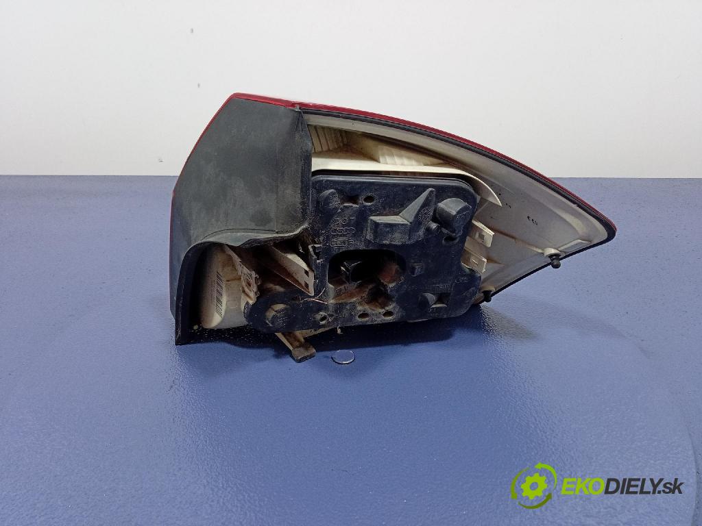 Audi A4 2002 svetlo / reflektor zad ľavá Vonkajsia: 153929
