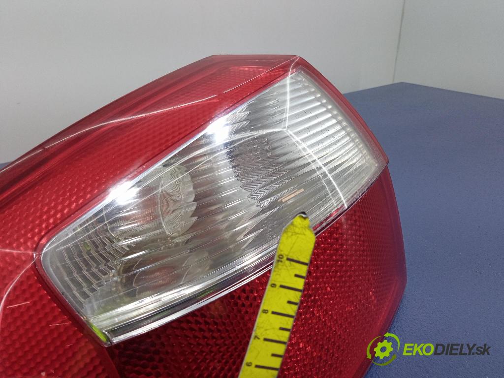 Audi A4 2002 svetlo / reflektor zad ľavá Vonkajsia: 153929
