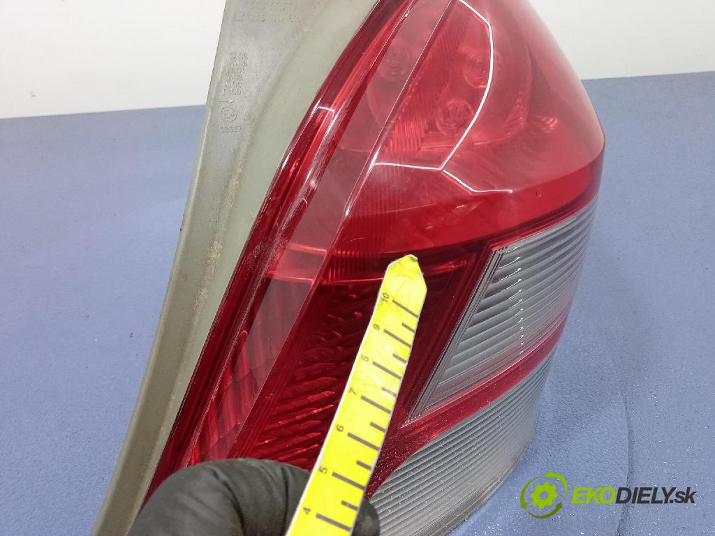 Toyota Yaris 2011 svetlo / reflektor zad Prava: Vonkajsia: 0D-53