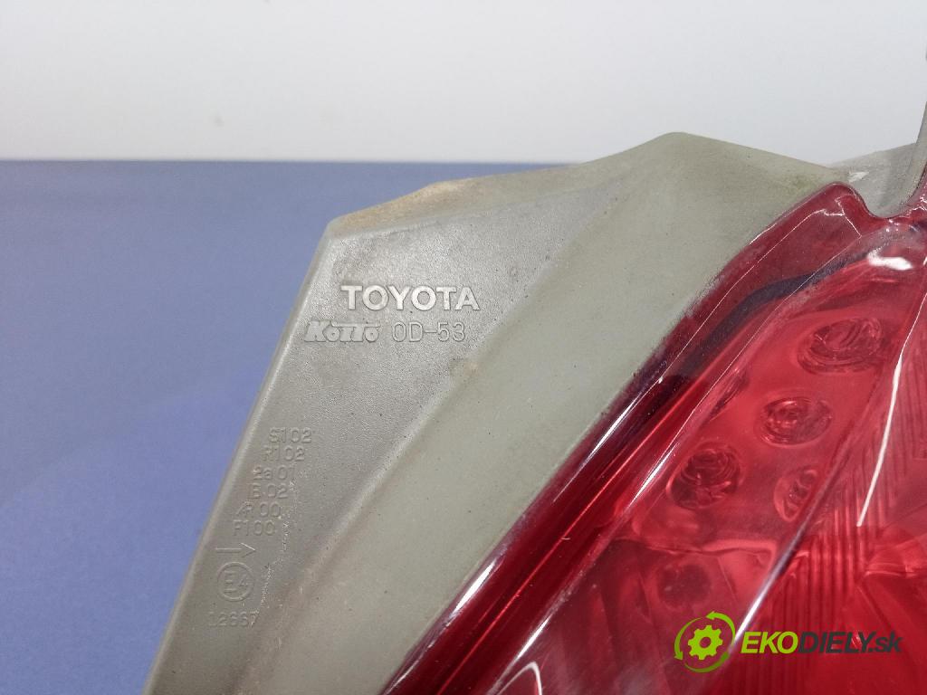 Toyota Yaris 2011 svetlo / reflektor zad Prava: Vonkajsia: 0D-53