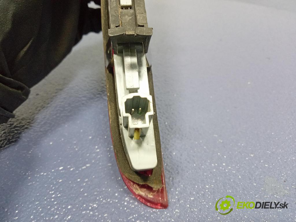Audi A6 2005 Svetlo: Stop: 0315870