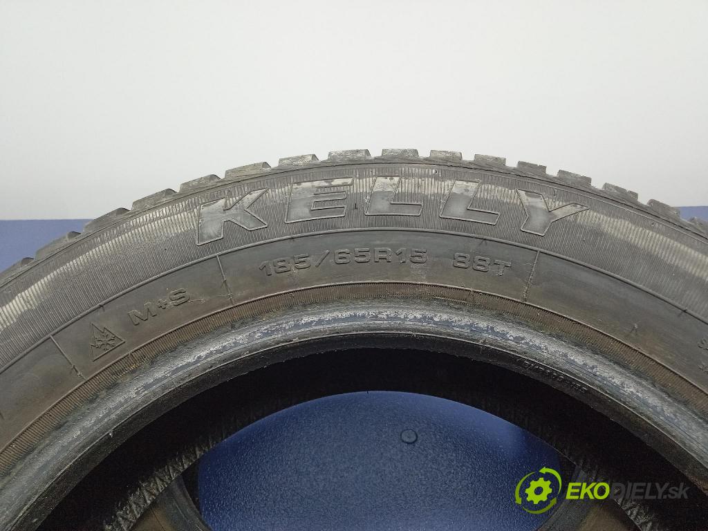 Toyota Yaris 2011 pneumatika ZIMA: 4038526326225
