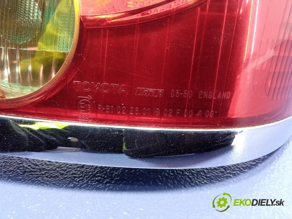 Toyota Avensis 2005 svetlo / reflektor zad Prava: Vonkajsia: KOITO 05-50