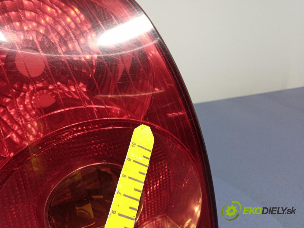 Toyota Avensis 2005 svetlo / reflektor zad ľavá Vonkajsia: KOITO 05-50