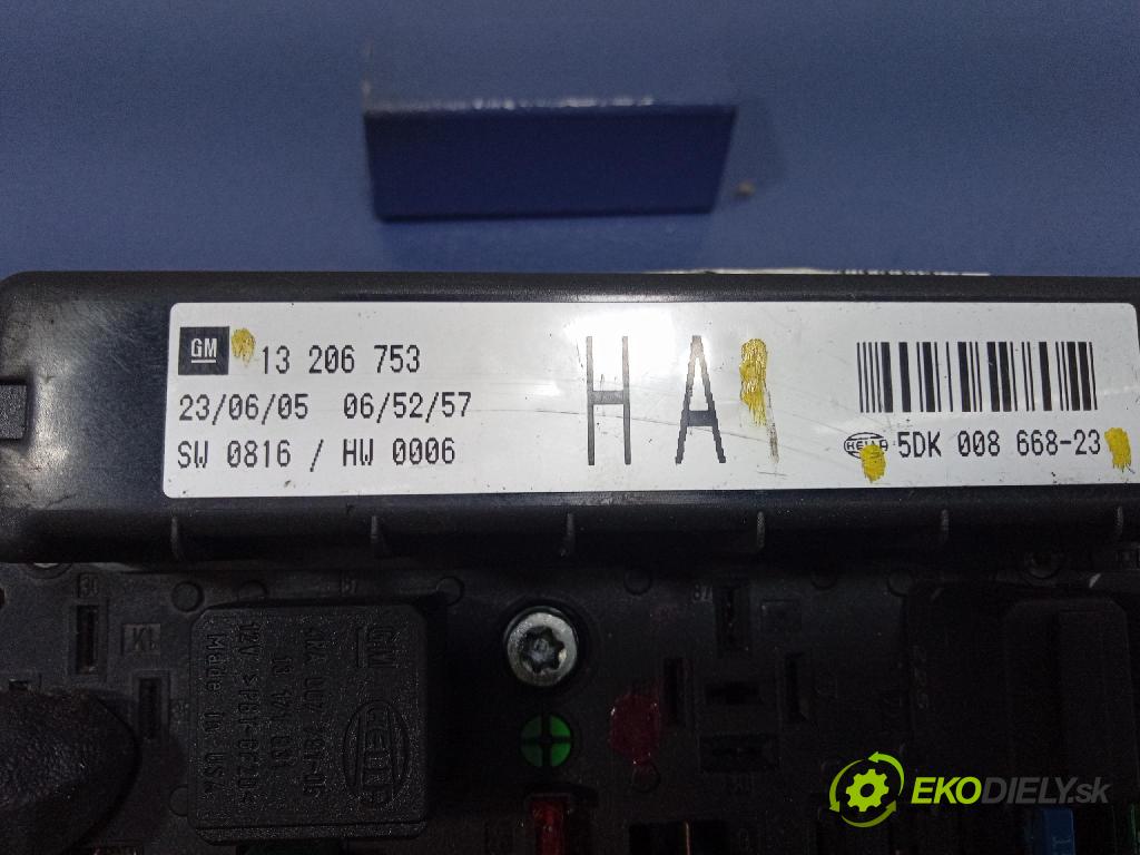 Opel Astra 2006 skrinka Poistky: 13206753