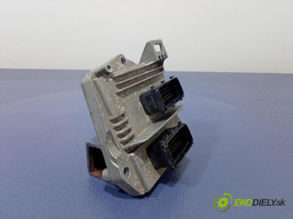 Opel Astra 2006 riadiaca jednotka Motor: 55561172