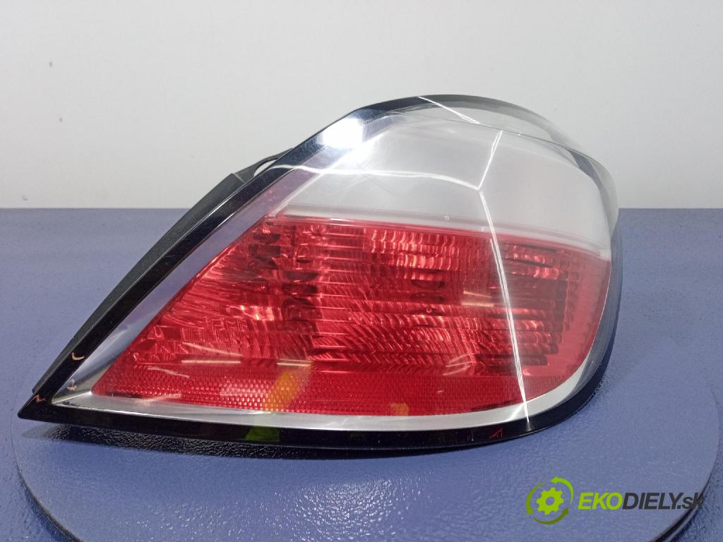 Opel Astra 2006 svetlo / reflektor zad Prava: Vonkajsia: 13252446