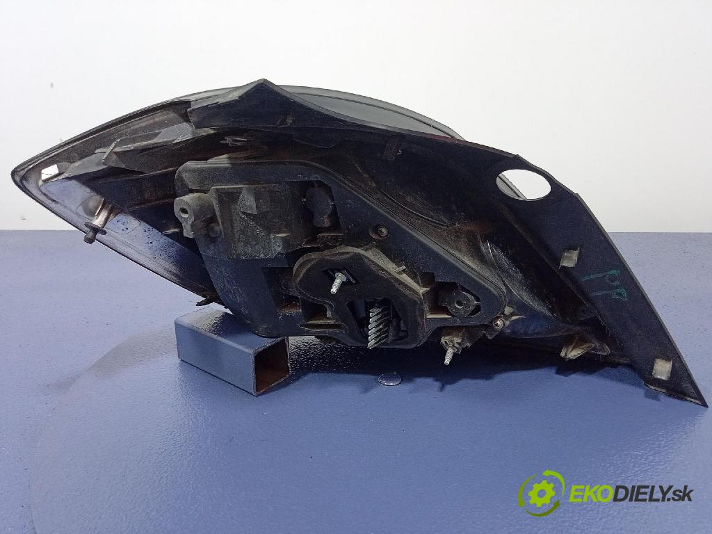 Opel Astra 2006 svetlo / reflektor zad Prava: Vonkajsia: 13252446