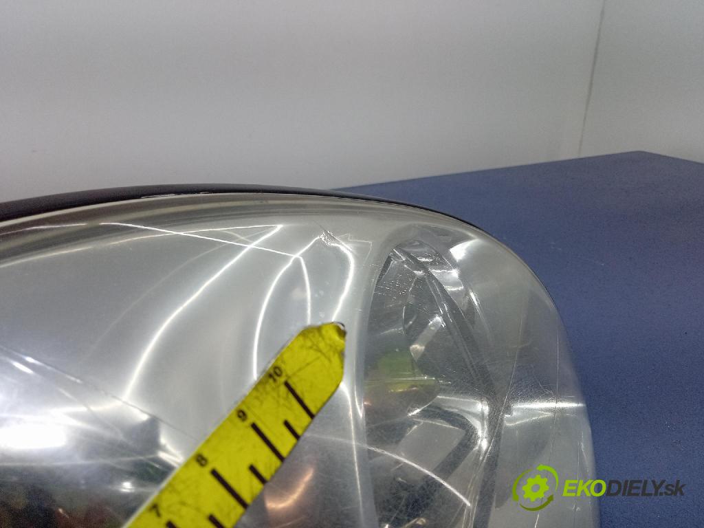 Hyundai Santa fe 2005 Reflektor: v pravo: 92102-26