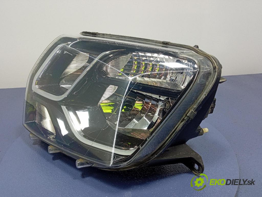 Dacia Duster 2017 Reflektor: Vľavo: 260608209R