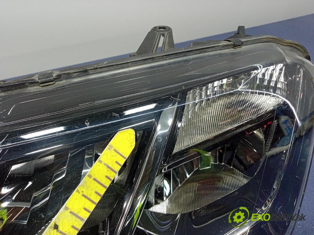 Dacia Duster 2017 Reflektor: Vľavo: 260608209R