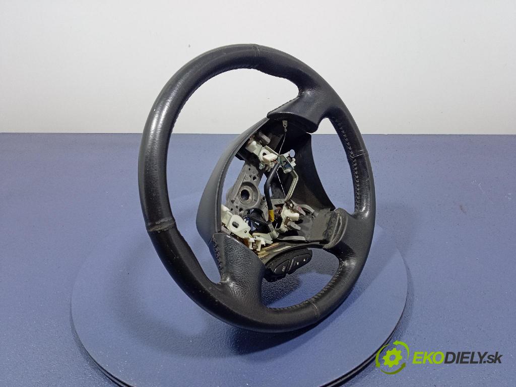 Toyota Yaris verso 2003 volant