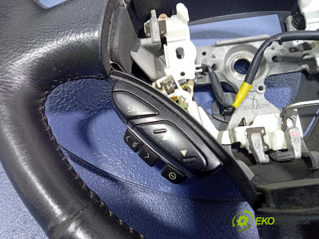 Toyota Yaris verso 2003 volant