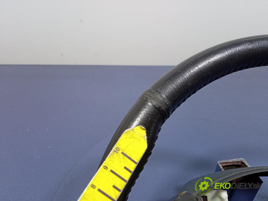 Toyota Yaris verso 2003 volant